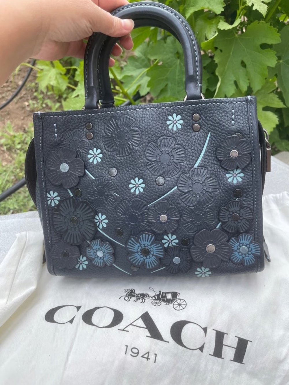 Coach Rogue 25 Tea Rose HTF Color - Midnight Navy - Incl. Scarf and Flower Charm - Picture 6 of 15